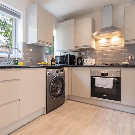 4 Bedroom House - Parking & Garden - Smart Tvs - Netflix - Wifi - Top Rated - 22Cg Birmingam Exterior foto